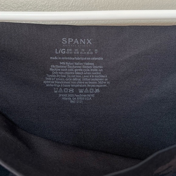 SPANX Look At Me Now Leggings in Black Camo - Picture 7 of 7